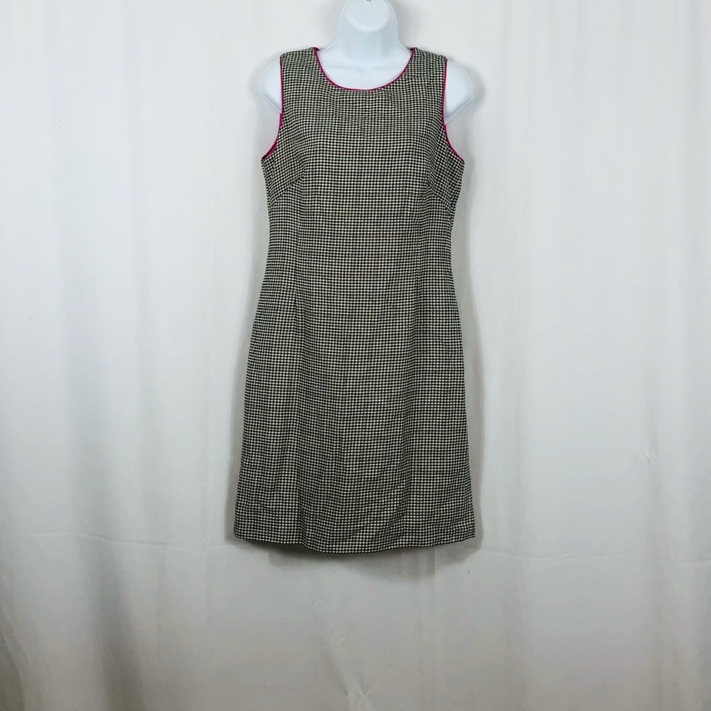 Petite Sophisticate vintage houndstooth with pink sleeveless minidress 6P